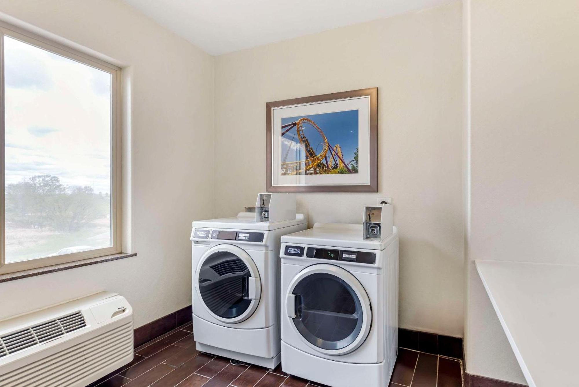 Comfort Inn & Suites Brighton Denver Ne Medical Center Εξωτερικό φωτογραφία
