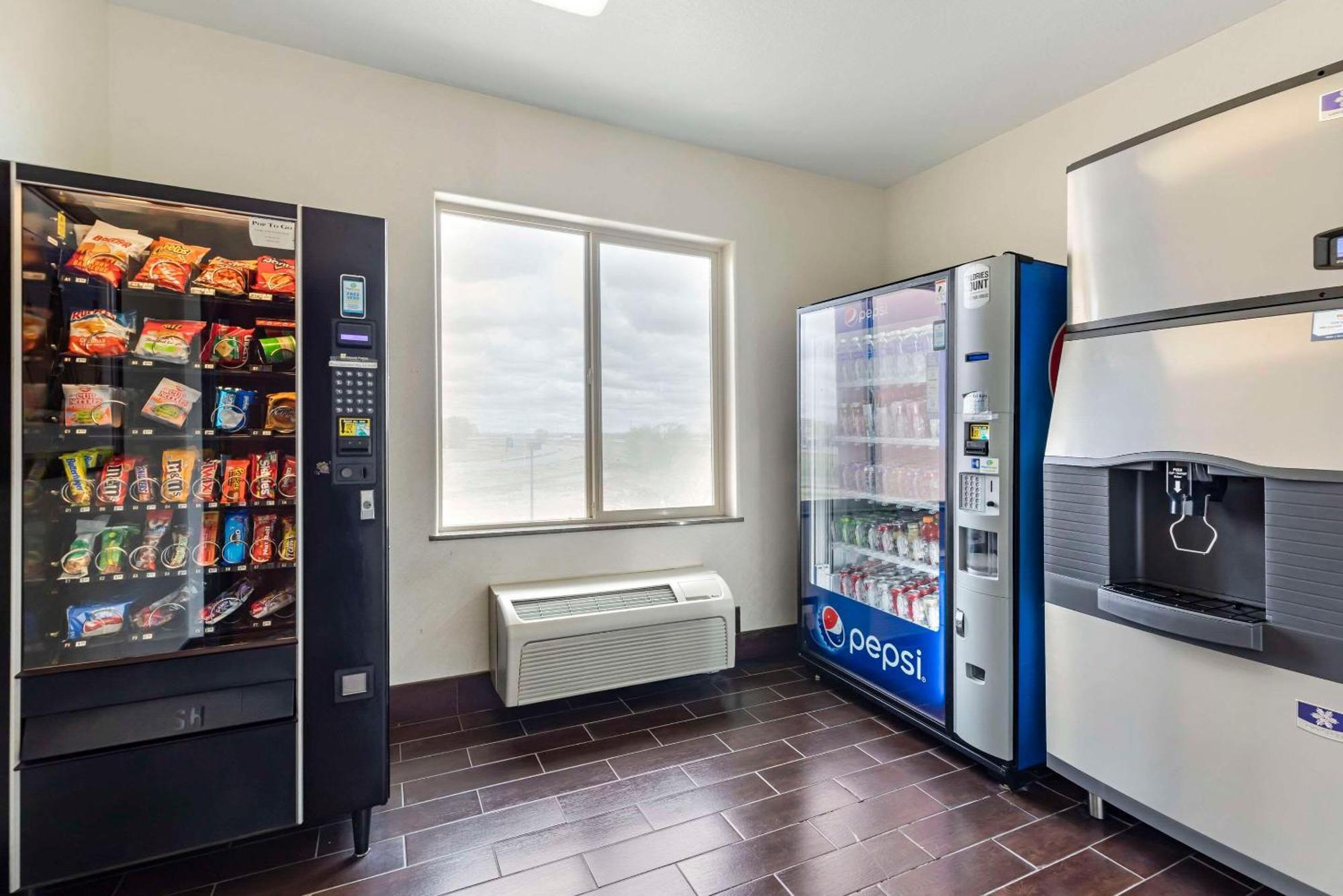 Comfort Inn & Suites Brighton Denver Ne Medical Center Εξωτερικό φωτογραφία