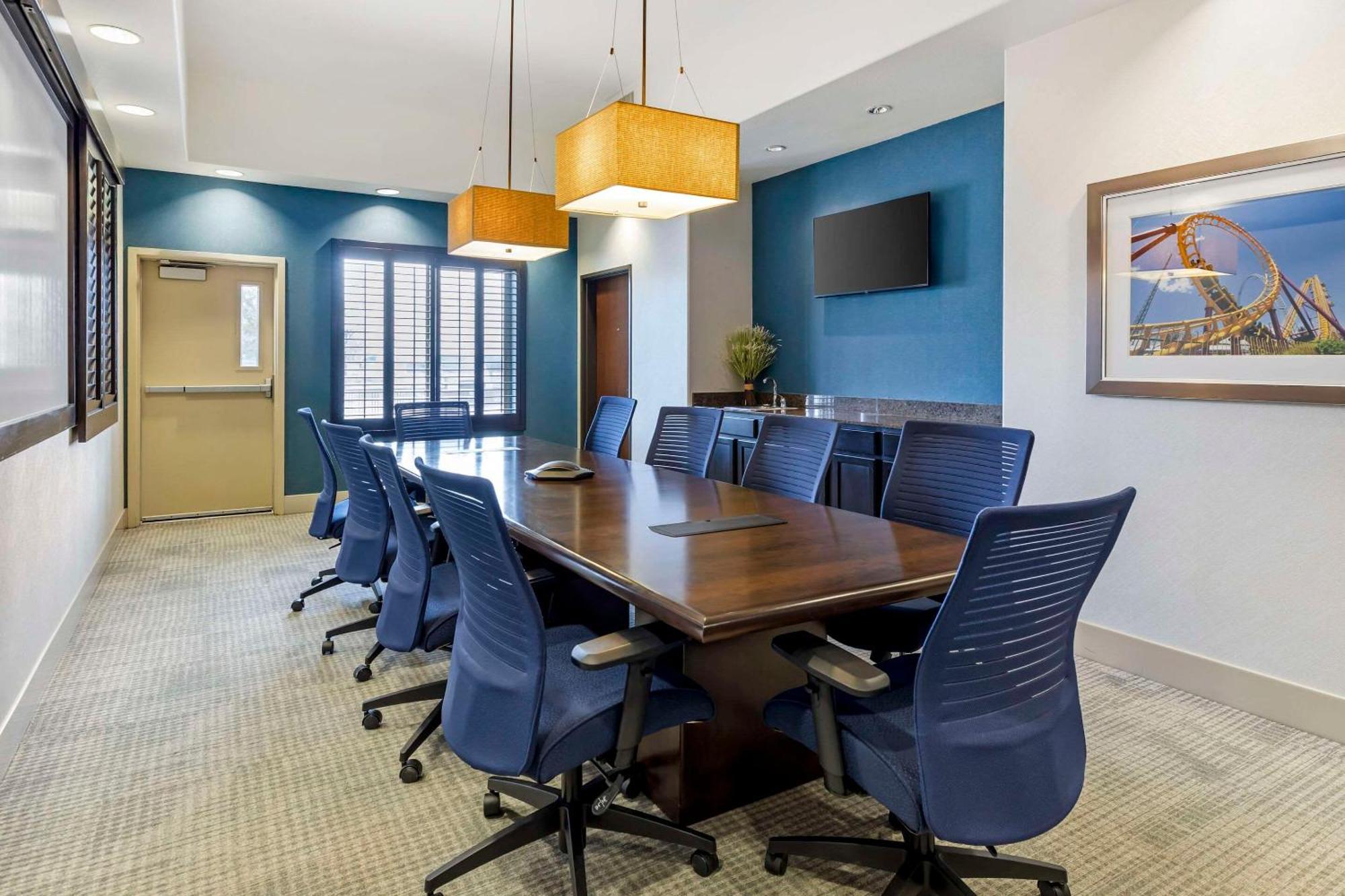 Comfort Inn & Suites Brighton Denver Ne Medical Center Εξωτερικό φωτογραφία