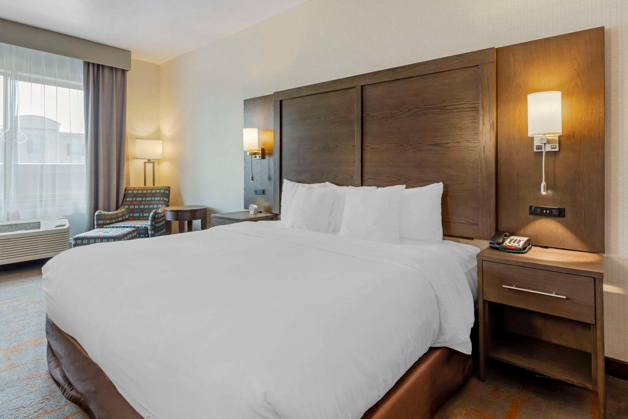 Comfort Inn & Suites Brighton Denver Ne Medical Center Εξωτερικό φωτογραφία