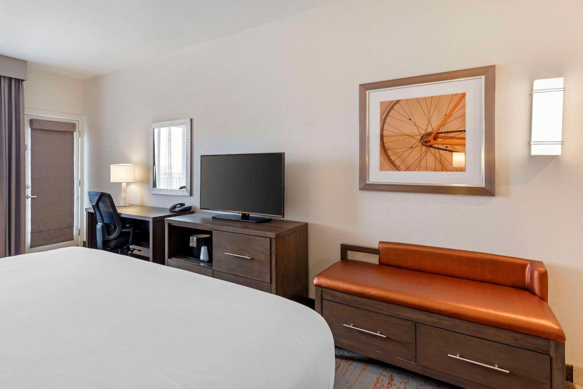 Comfort Inn & Suites Brighton Denver Ne Medical Center Εξωτερικό φωτογραφία