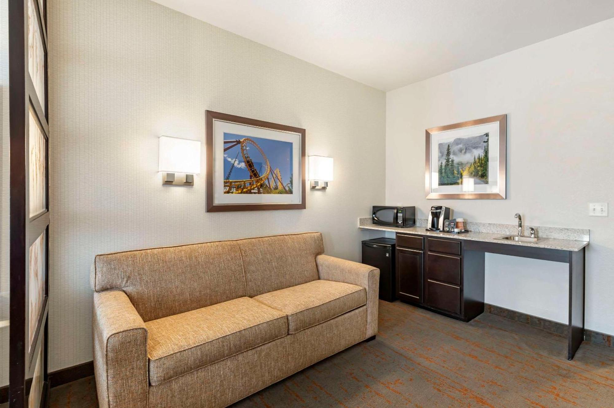 Comfort Inn & Suites Brighton Denver Ne Medical Center Εξωτερικό φωτογραφία
