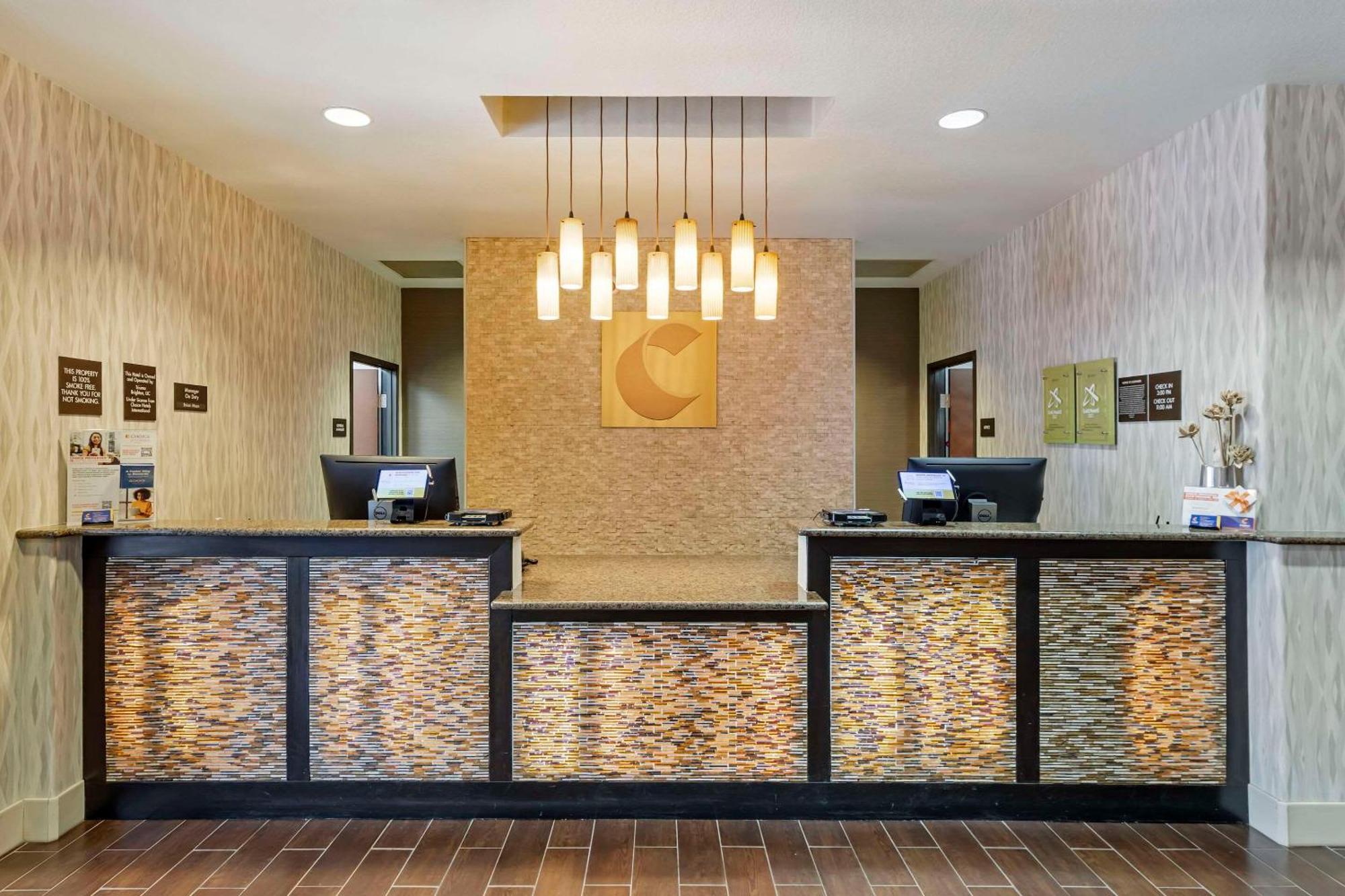 Comfort Inn & Suites Brighton Denver Ne Medical Center Εξωτερικό φωτογραφία